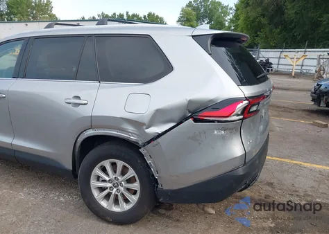 2024 Toyota Grand Highlander Xle/Limited/Platinum z USA, uszkodzony, nr VIN 5TDAAAB5XRS030309